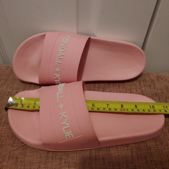 Kendall+Kylie comfortable fashion slip on sandals - Picture 7 of 9